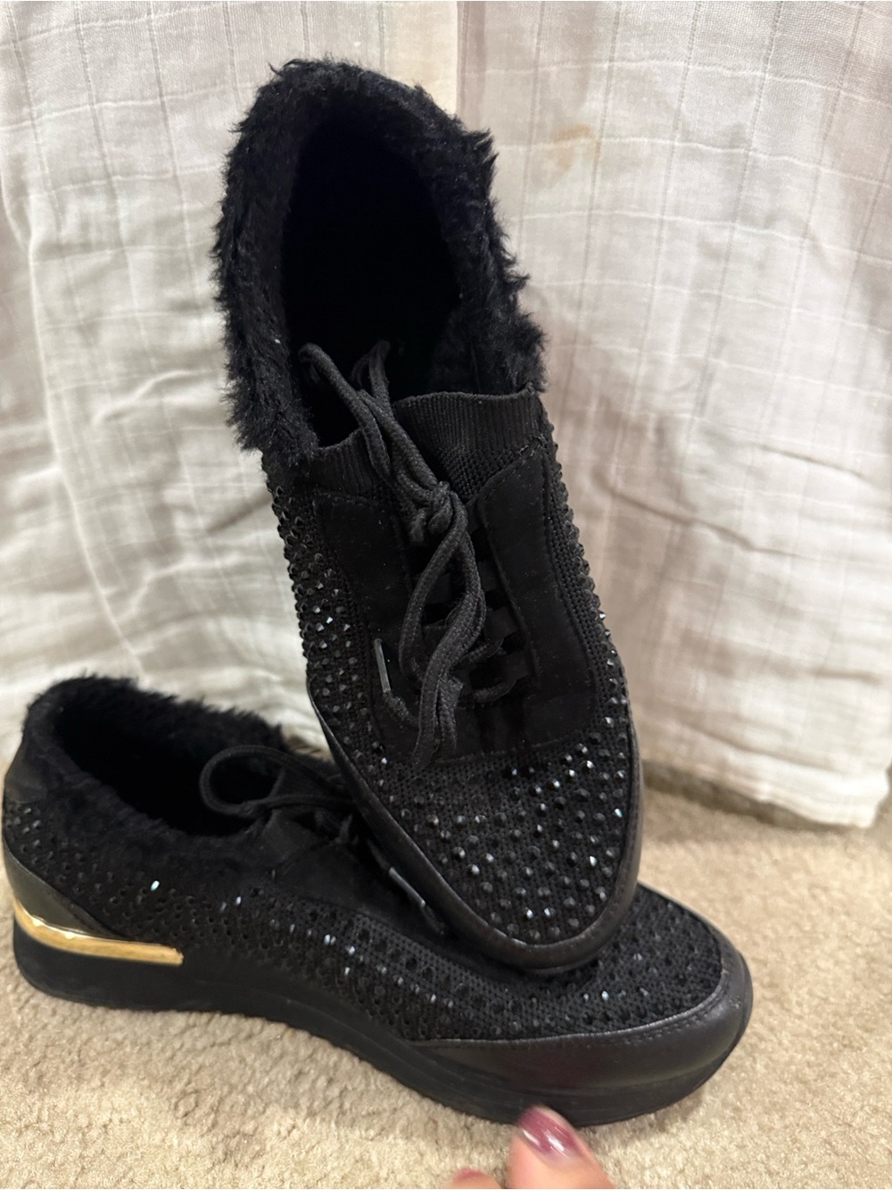 Kenneth Cole REACTION Cari Faux Fur Jeweled Fashion Sneakers Black Sz 7.5 womens